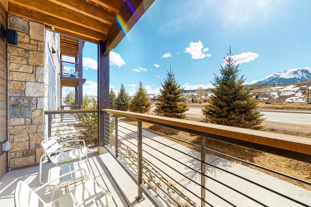 Blue River Flats Condos Силверторн Экстерьер фото