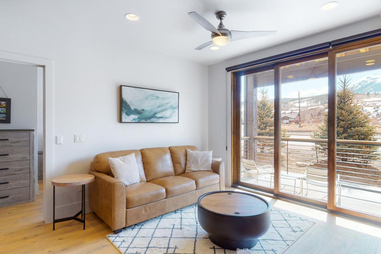 Blue River Flats Condos Силверторн Экстерьер фото