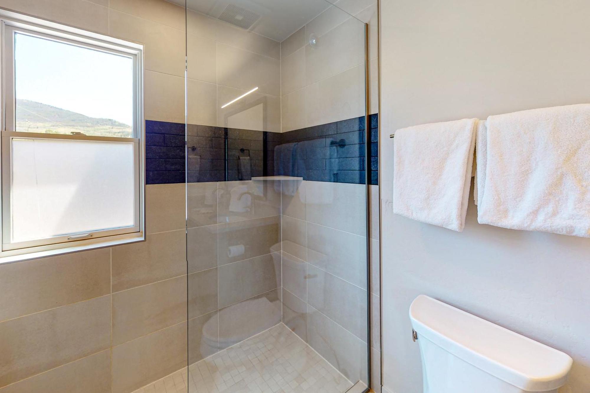 Blue River Flats Condos Силверторн Номер фото