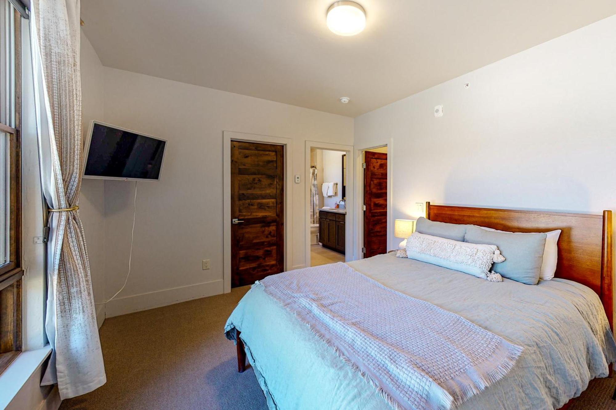 Blue River Flats Condos Силверторн Номер фото