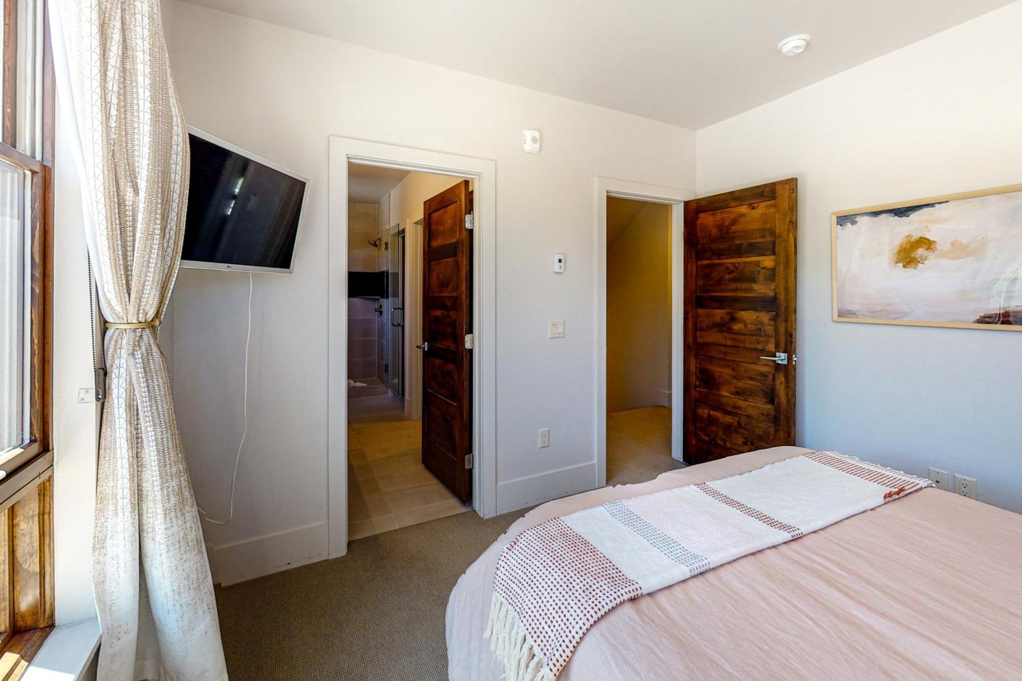 Blue River Flats Condos Силверторн Номер фото