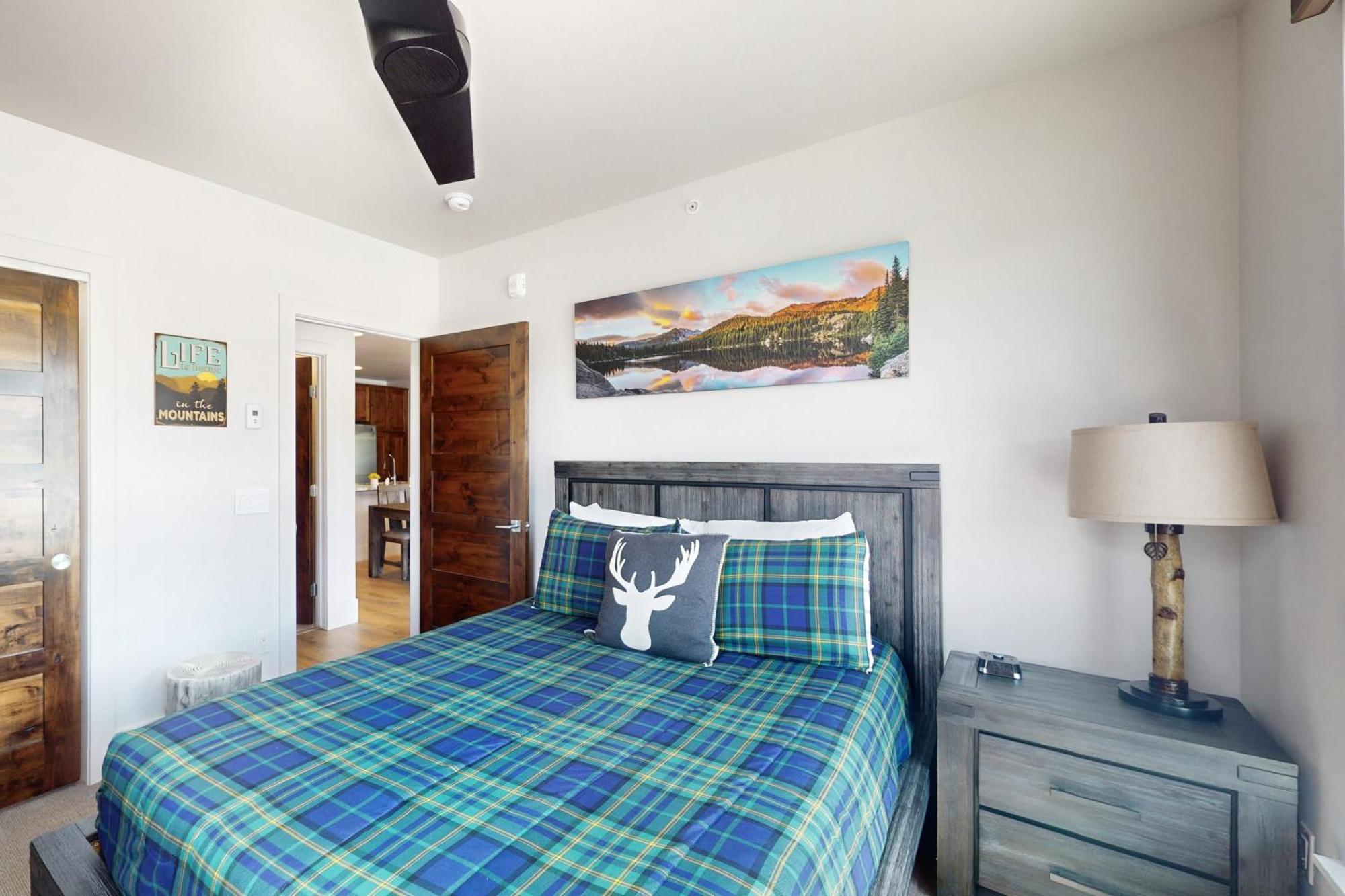 Blue River Flats Condos Силверторн Номер фото