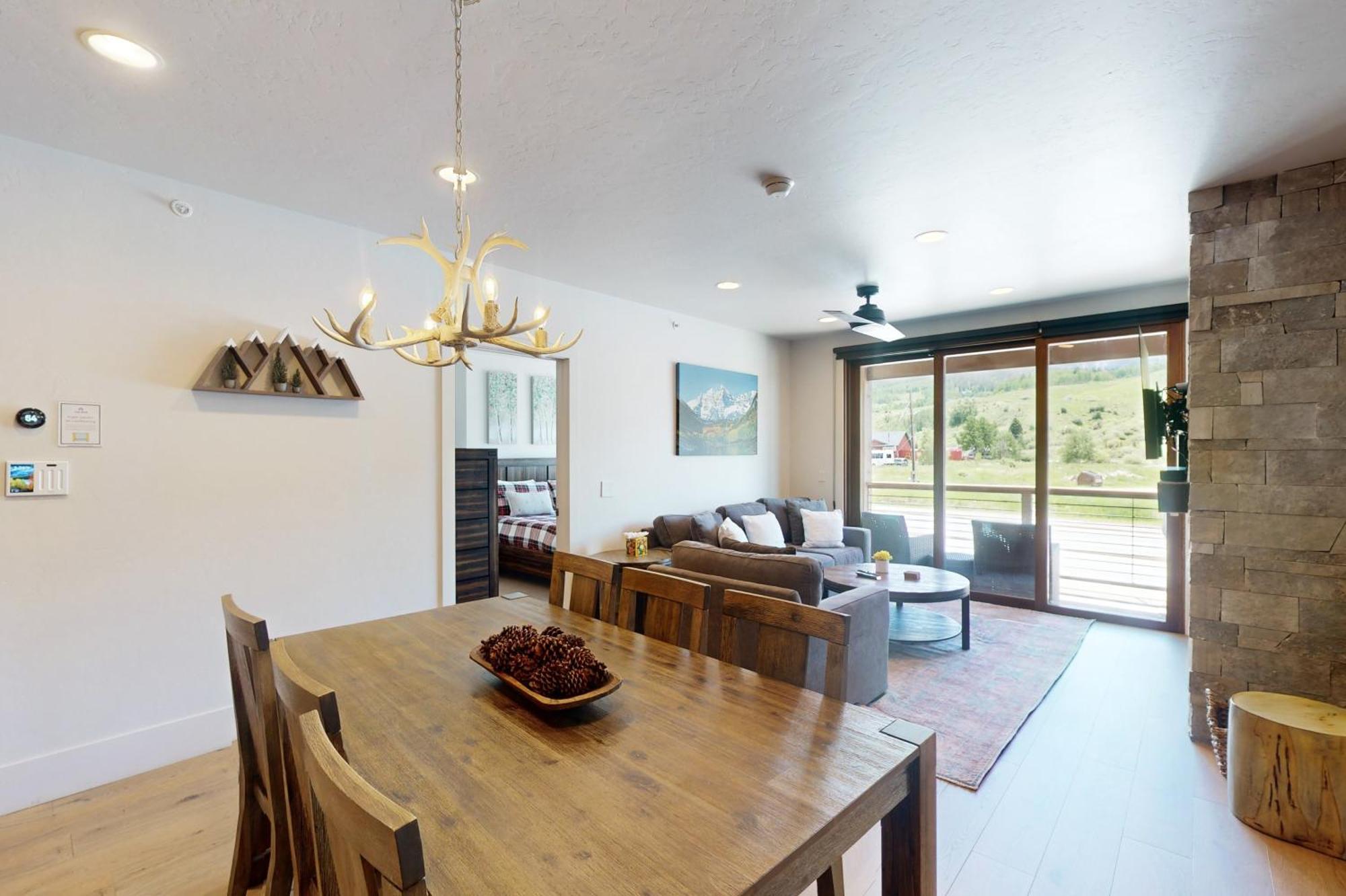 Blue River Flats Condos Силверторн Номер фото